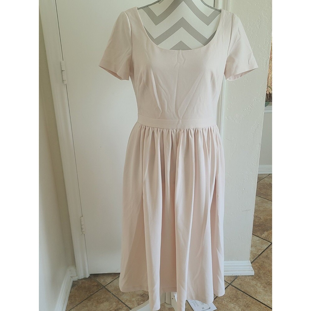 Gal Meets Glam Annie Scoop Neck Short Sleeve Crepe Fit and Flare Dress Size. 8